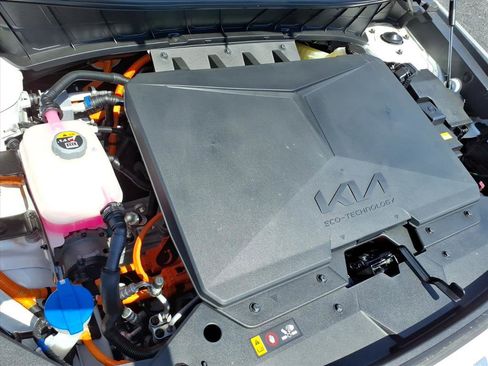 New 2026 Kia Niro Wave w/ Wave Preserve Package image 13