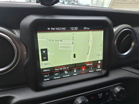 Used 2020 Jeep Wrangler Unlimited Sahara w/ Uconnect 4C Nav & Sound Group image 32