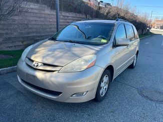 Used 2007 Toyota Sienna XLE video 1