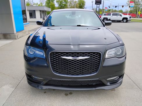 Used 2018 Chrysler 300 S w/ S Model Appearance Package AWD/4WD image 29