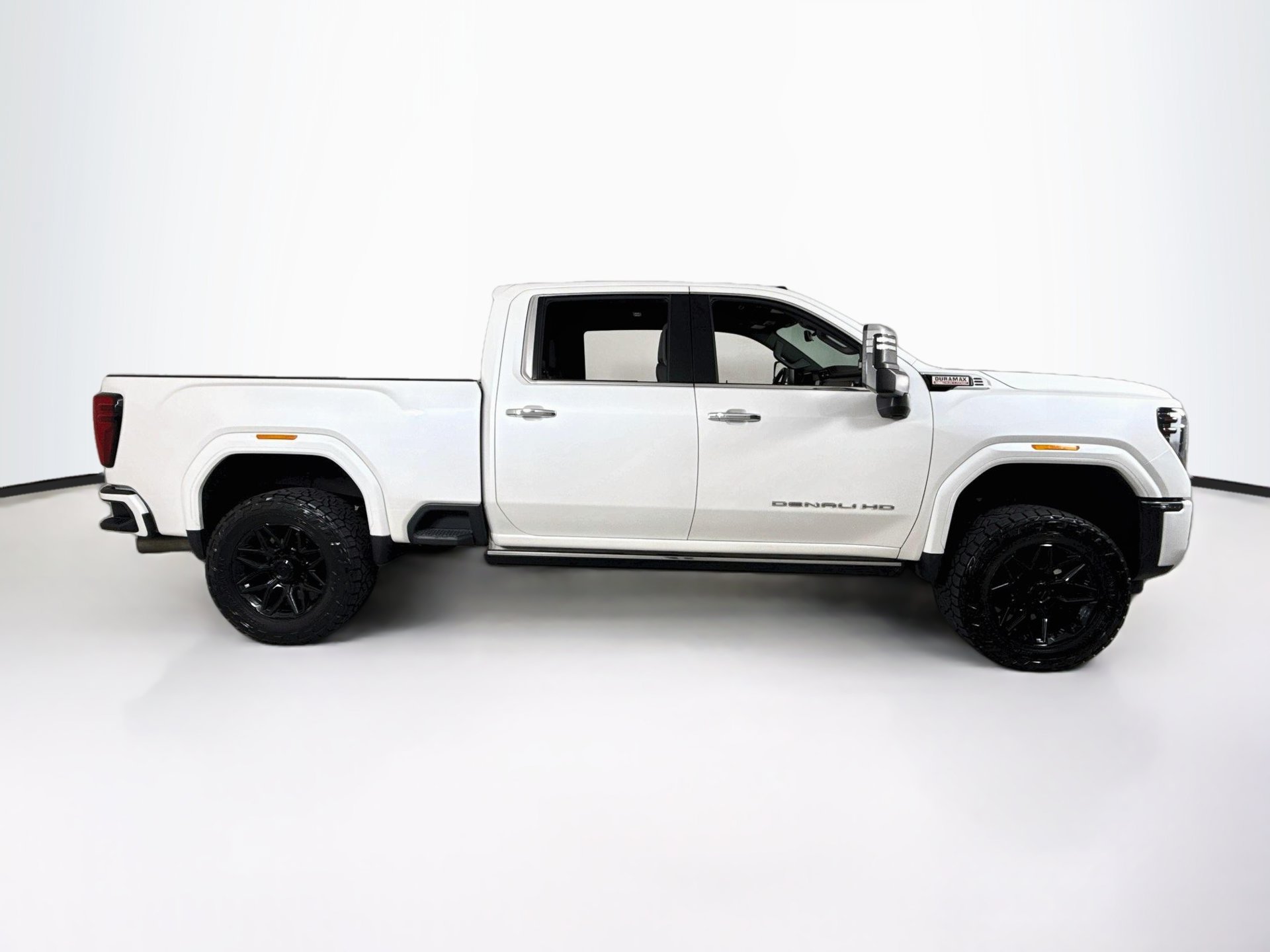 Used 2024 GMC Sierra 2500 Denali w/ Denali Reserve Package AWD/4WD image 8