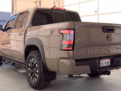Used 2022 Nissan Frontier Pro-X RWD image 3