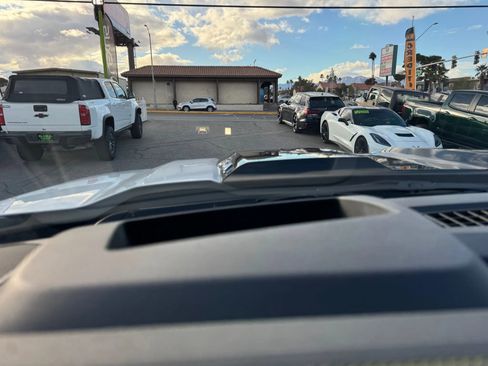 Used 2022 Chevrolet Silverado 1500 ZR2 w/ Technology Package image 23