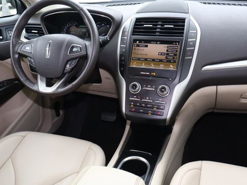 Used 2019 Lincoln MKC Premiere FWD image 9