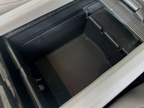 Used 2016 Honda Pilot Elite image 28