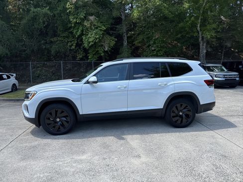Used 2024 Volkswagen Atlas SE FWD image 4