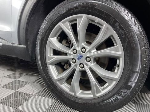 Used 2023 Ford Explorer Limited image 14