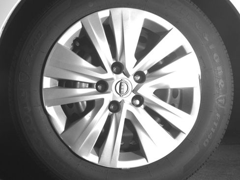 Used 2025 Nissan Sentra S image 12