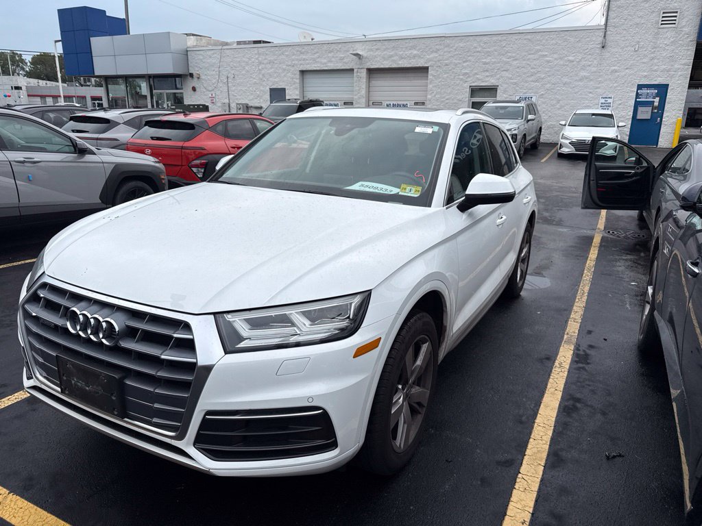 Used 2019 Audi Q5 2.0T Premium Plus w/ Premium Plus Package AWD/4WD image 2