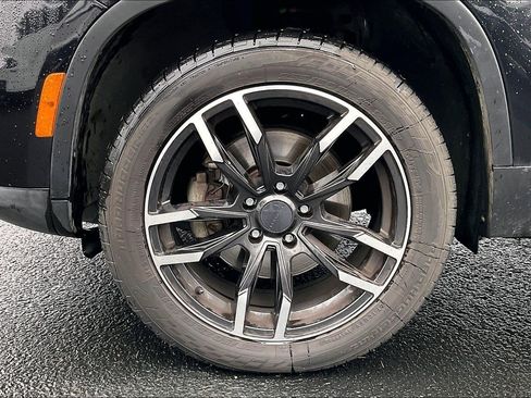 Used 2015 Volkswagen Tiguan SEL image 9