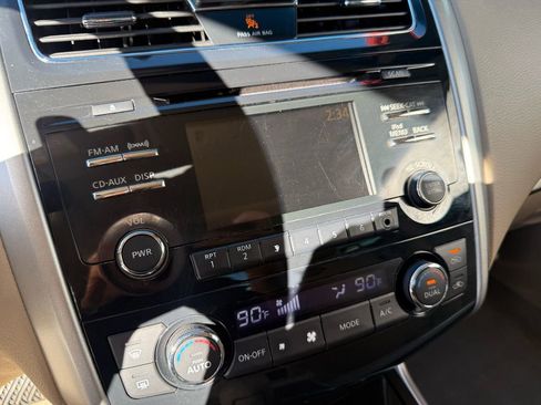 Used 2013 Nissan Altima 3.5 SV image 32