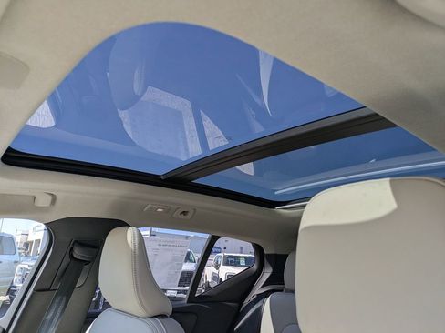 Certified 2023 Volvo XC40 B5 Plus w/ Driver Assist Package image 20