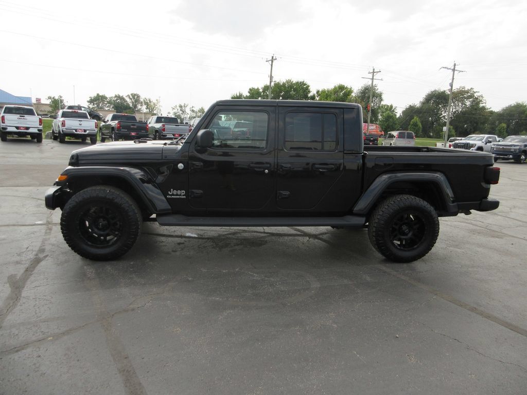 Used 2020 Jeep Gladiator Overland AWD/4WD image 9