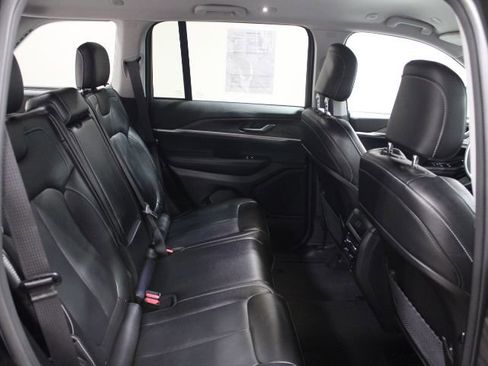 Used 2023 Jeep Grand Cherokee Limited AWD/4WD image 27