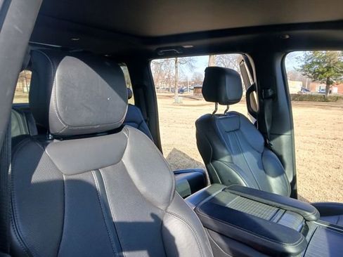 Used 2023 Jeep Wagoneer Series III w/ Premium Group I image 50