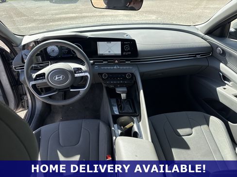 Used 2025 Hyundai Elantra SEL FWD image 5
