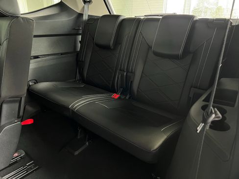 Used 2025 Volkswagen Atlas SE AWD/4WD image 26