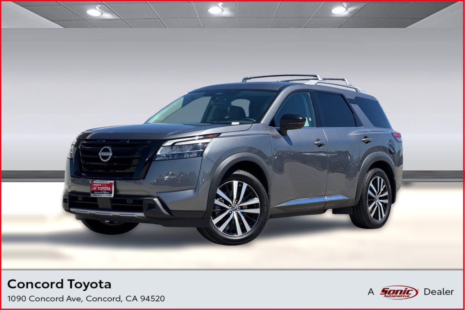 Used 2024 Nissan Pathfinder Platinum w/ Cargo Package AWD/4WD image 1