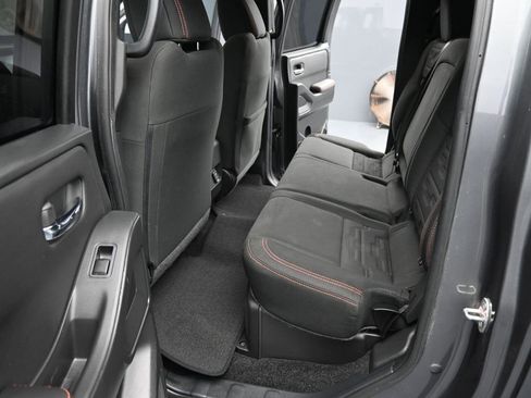 Used 2023 Nissan Frontier PRO-4X w/ Pro Convenience Package image 15