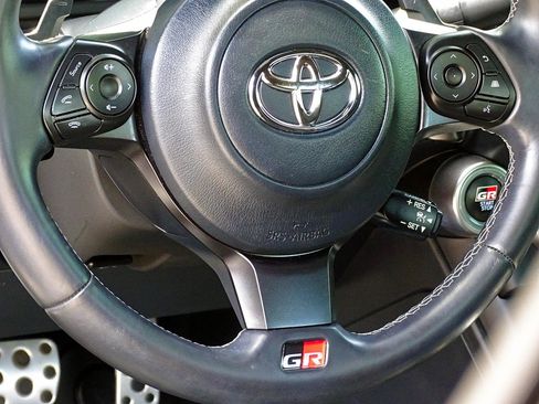Used 2023 Toyota GR86 Premium RWD image 22