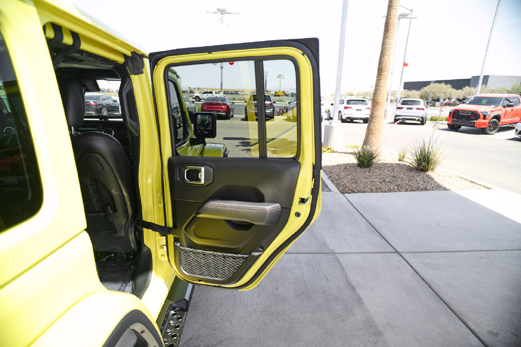 Used 2023 Jeep Wrangler Unlimited Rubicon 392 w/ Xtreme Recon 35" Tire Package AWD/4WD image 12