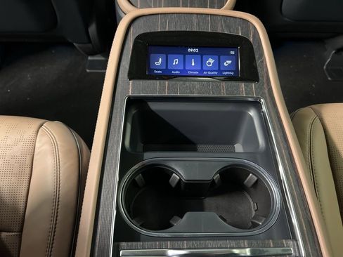 New 2026 Lincoln Navigator Black Label AWD/4WD image 37