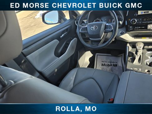 Used 2023 Toyota Highlander XLE image 23