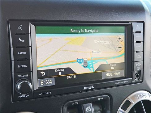 Used 2018 Jeep Wrangler Sahara w/ Connectivity Group AWD/4WD image 12