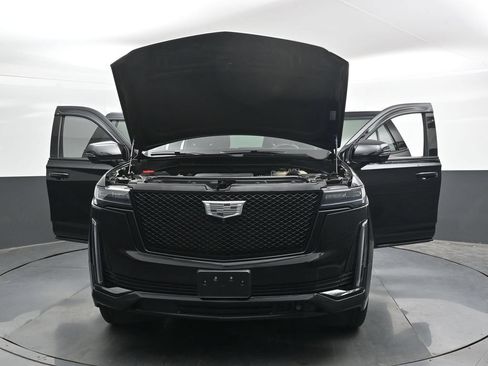 Used 2022 Cadillac Escalade Sport w/ Touring Package AWD/4WD image 49