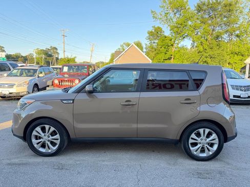Used 2015 Kia Soul + FWD image 5