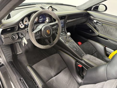Certified 2019 Porsche 911 GT3 RWD image 4