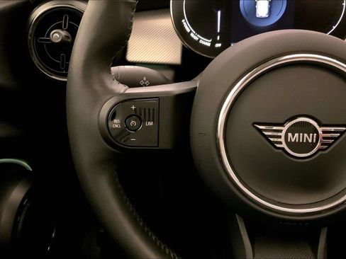 Used 2024 MINI Cooper SE FWD image 18