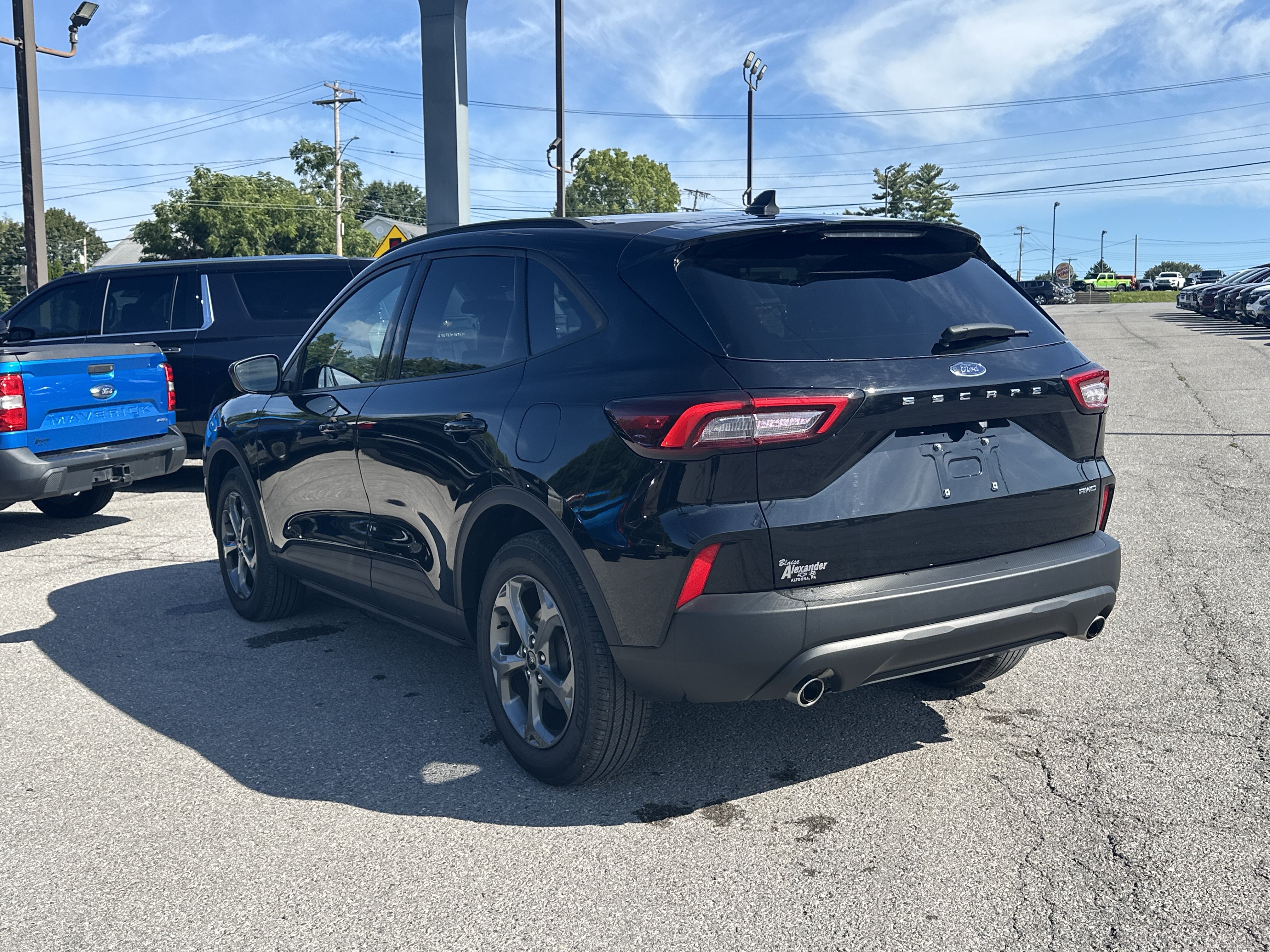 Used 2025 Ford Escape ST-Line Select AWD/4WD image 6