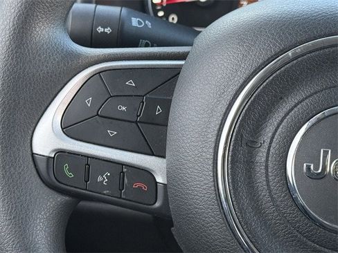 Used 2023 Jeep Renegade Latitude image 13