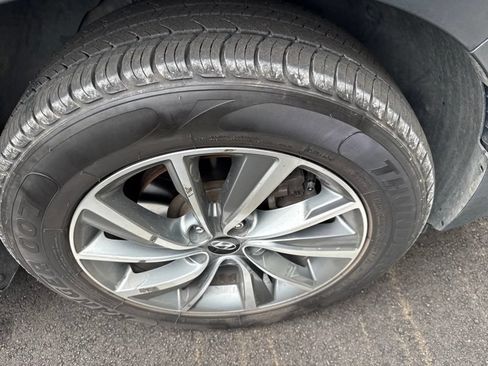 Used 2019 Hyundai Santa Fe AWD image 9