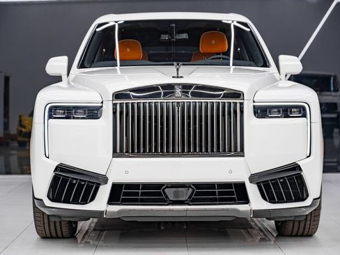 Used 2025 Rolls-Royce Cullinan Black Badge AWD/4WD image 5