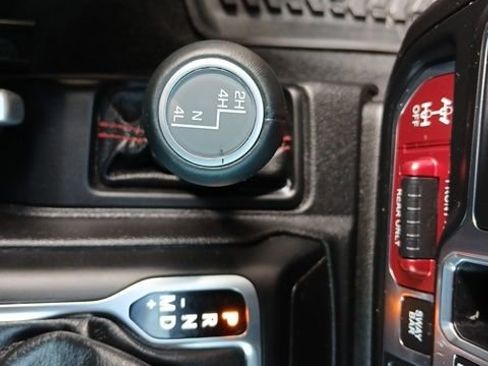 Used 2018 Jeep Wrangler Unlimited Rubicon image 45