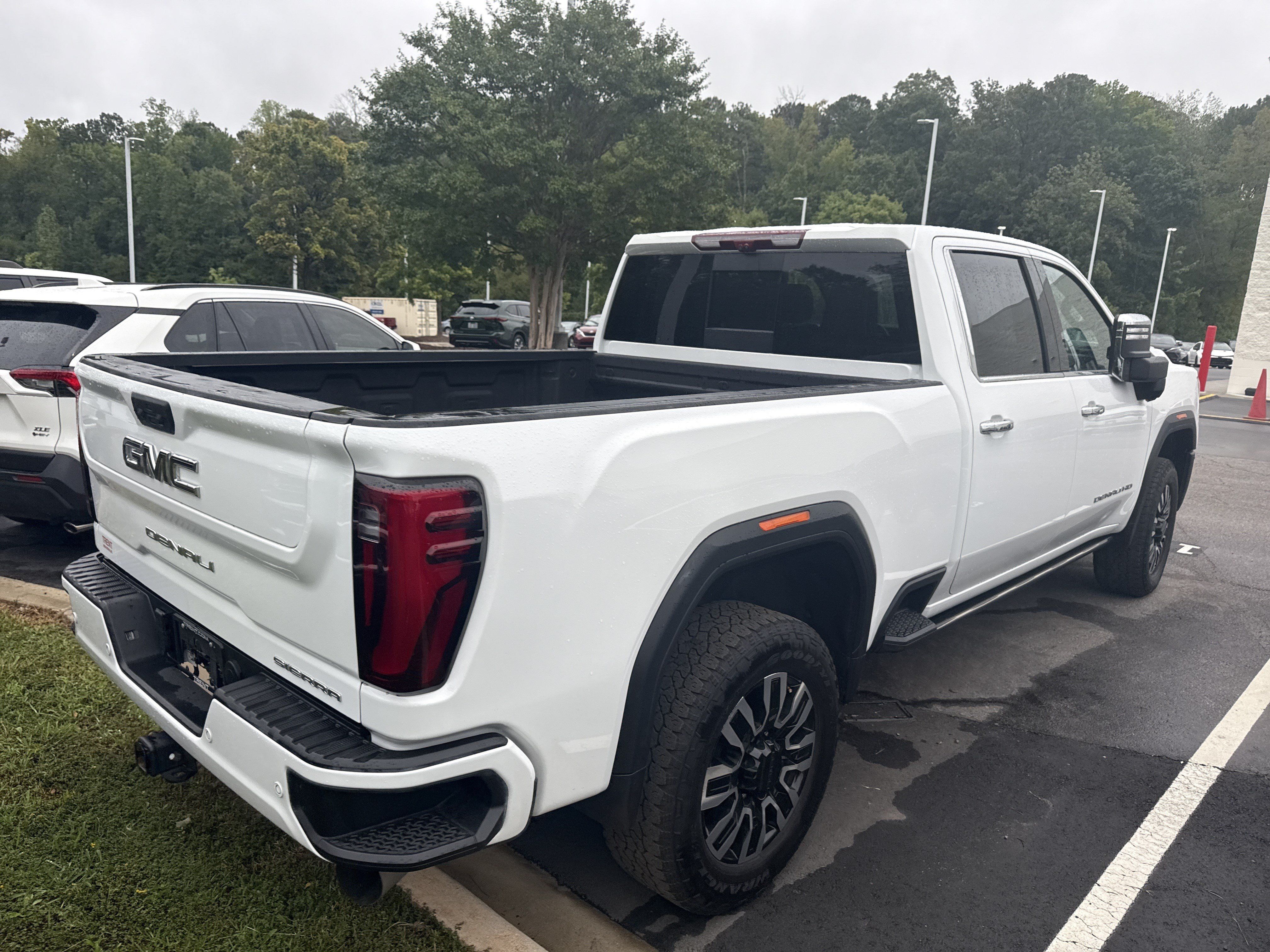 Used 2026 GMC Sierra 2500 Denali Ultimate AWD/4WD image 6
