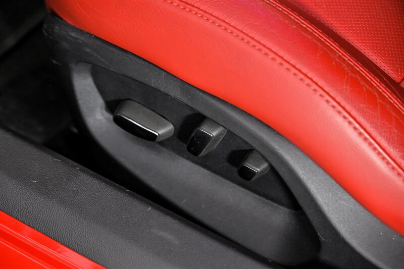 Used 2016 Chevrolet Corvette Z06 w/ 3LZ Preferred Equipment Group RWD image 19
