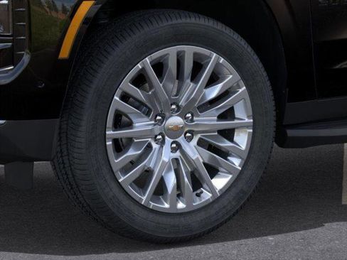 New 2026 Chevrolet Suburban RST image 9