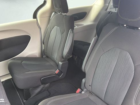 Used 2024 Chrysler Voyager LX image 12