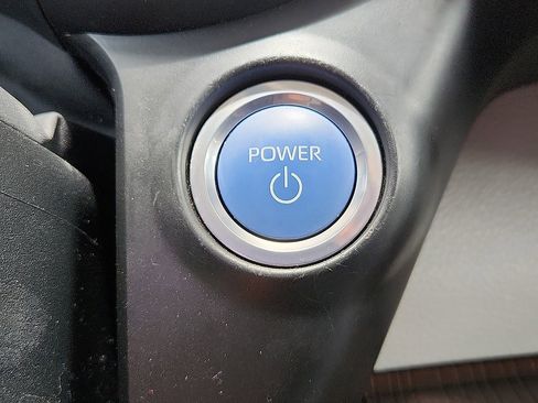 Used 2023 Toyota Sienna XLE image 9