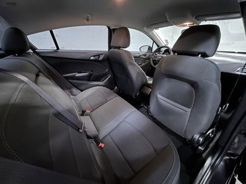 Used 2017 Chevrolet Cruze LT image 12