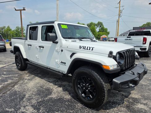 Used 2021 Jeep Gladiator Sport AWD/4WD image 3