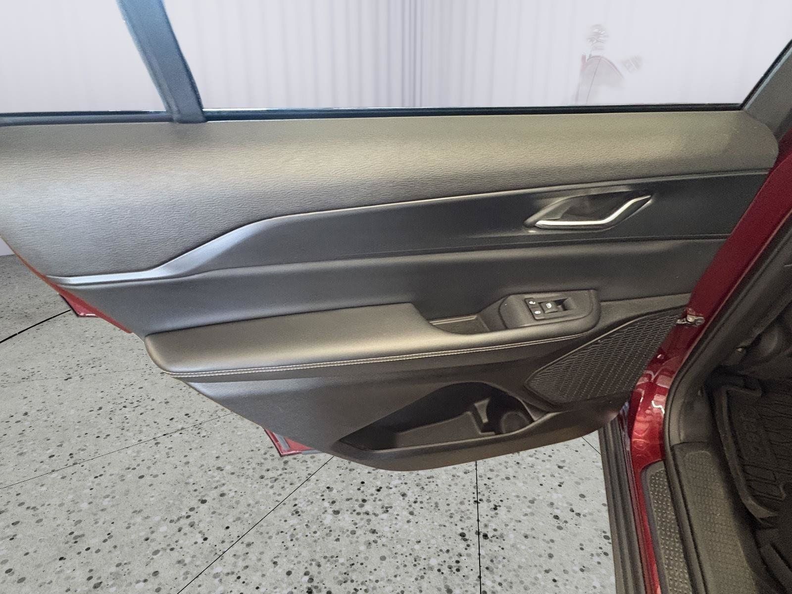 Used 2023 Jeep Grand Cherokee L Laredo AWD/4WD image 23