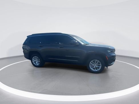 Used 2025 Jeep Grand Cherokee L Laredo AWD/4WD image 9