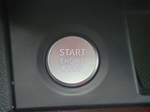 Used 2018 Audi Q5 2.0T Premium w/ Convenience Package image 33