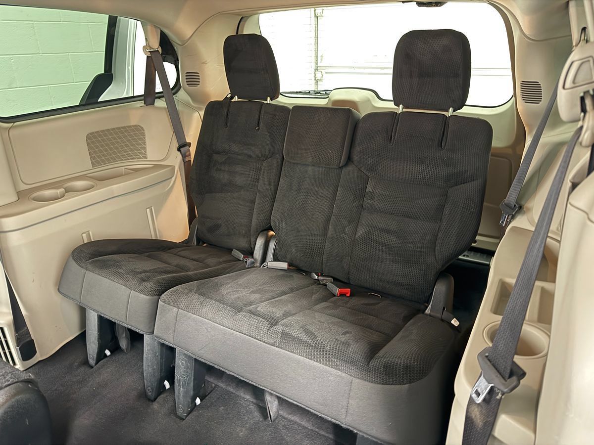 Used 2019 Dodge Grand Caravan SE FWD image 13