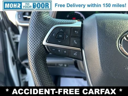 Used 2023 Toyota Sienna XSE image 16