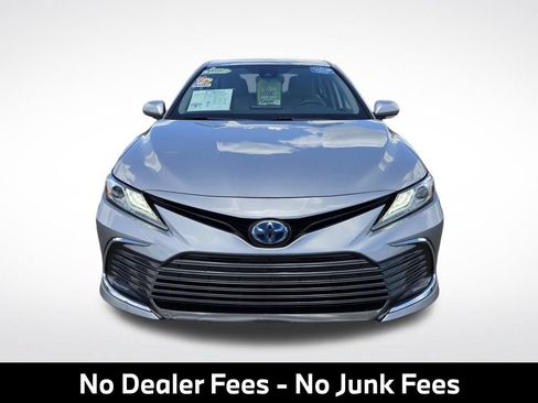Used 2023 Toyota Camry XLE FWD image 2